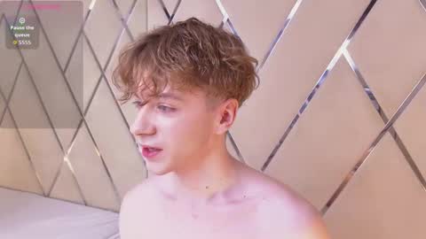 Snapshot of softcrave chatting on February 20, 2026, 8:42 pm PAUL online show from February 20, 2026, 8:42 pm