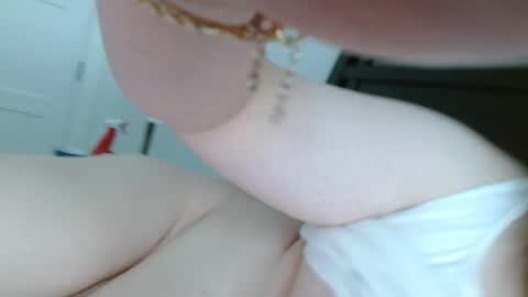 Snapshot of softenbyyy chatting on September 25, 2025, 9:29 pm chubby enby sissy online show from September 25, 2025, 9:29 pm