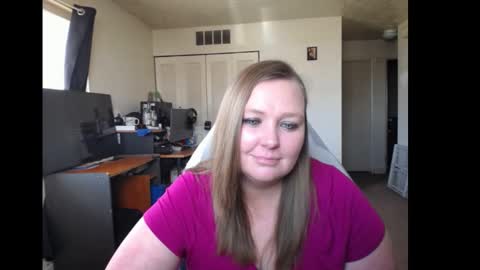 Rose online show from March 12, 2025, 7:38 pm