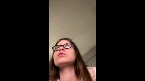 softlygirl online show from April 9, 2026, 5:51 pm