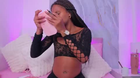 Snapshot of sofynovoa chatting on May 11, 2026, 3:45 am online show from May 11, 2026, 3:45 am