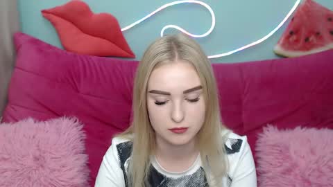 sofysoft online show from November 18, 2025, 5:34 am