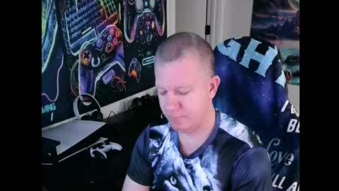 just ask  online show from January 7, 2026, 10:23 pm