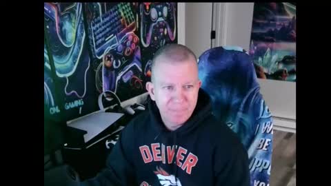 Snapshot of solarlunar1 chatting on February 17, 2026, 12:40 am just ask online show from February 17, 2026, 12:40 am