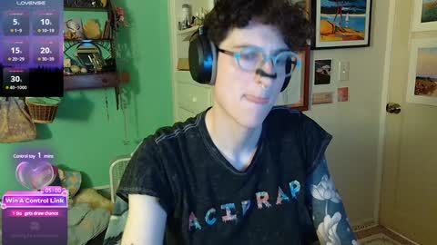 solaya papaya  jordan theythem online show from January 22, 2025, 6:10 am