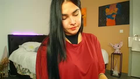Snapshot of solecitho chatting on October 21, 2025, 5:57 pm Mila online show from October 21, 2025, 5:57 pm