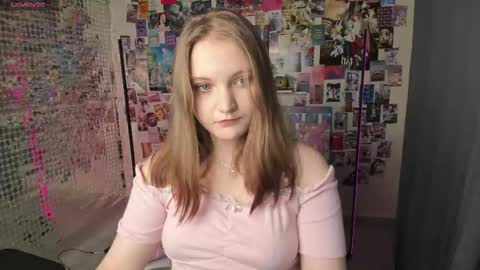 Snapshot of solefree chatting on September 9, 2025, 9:42 am Nora online show from September 9, 2025, 9:42 am