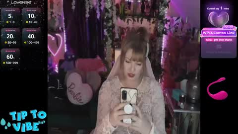 solesticia online show from January 25, 2025, 2:26 am