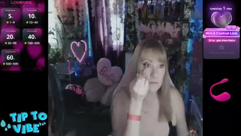 solesticia online show from February 27, 2025, 6:42 pm