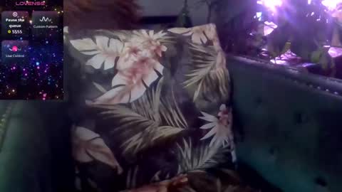 solesticia online show from September 14, 2025, 9:47 pm