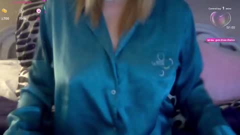 solesticia online show from October 24, 2025, 2:46 pm