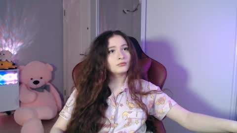 Snapshot of solitudebby chatting on April 28, 2026, 7:08 pm Becky online show from April 28, 2026, 7:08 pm