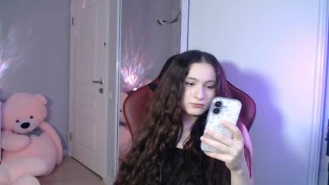 Snapshot of solitudebby chatting on May 6, 2026, 7:19 pm Becky online show from May 6, 2026, 7:19 pm