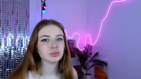 sollarkristy online show from April 26, 2026, 6:44 am