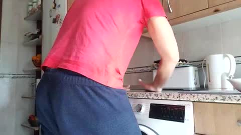 Snapshot of solo4u2 chatting on April 6, 2026, 9:54 am solo4u2 online show from April 6, 2026, 9:54 am