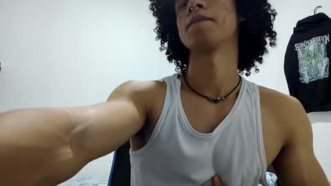 Snapshot of solorizo chatting on February 25, 2026, 4:55 am Hi Im Weller Check my Bio online show from February 25, 2026, 4:55 am