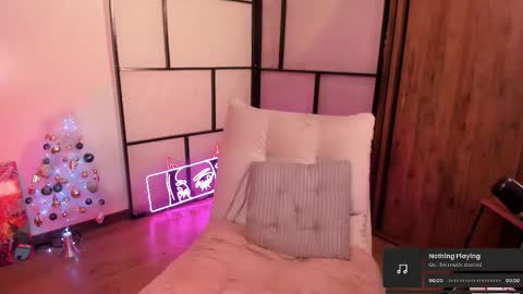 saraIG Solosara8 online show from December 1, 2025, 4:17 am