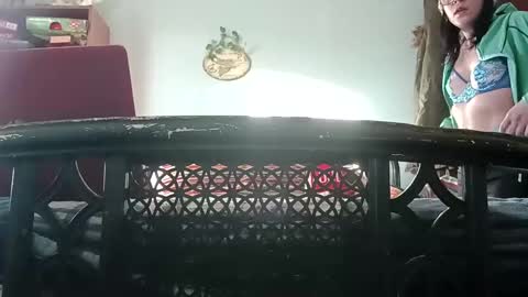 Snapshot of somethin2323 chatting on November 17, 2025, 9:09 pm somethin2323 online show from November 17, 2025, 9:09 pm