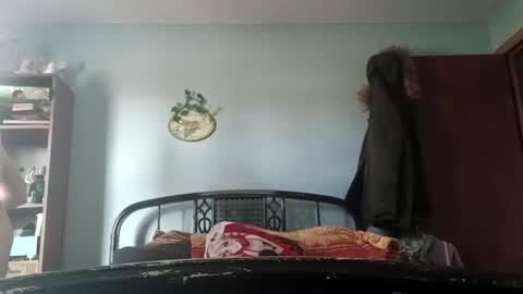 Snapshot of somethin2323 chatting on November 22, 2025, 4:50 pm somethin2323 online show from November 22, 2025, 4:50 pm