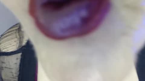 sondrariddle online show from November 6, 2025, 9:05 pm