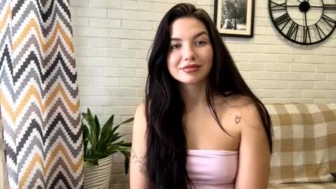 Kira online show from November 11, 2025, 7:52 am