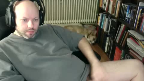 Tom online show from November 3, 2025, 4:08 pm