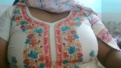 soni88888 online show from December 20, 2025, 2:24 pm