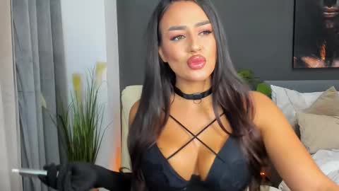 Sonia  Rey online show from September 12, 2025, 3:45 pm