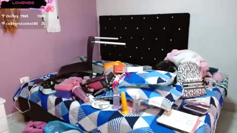 sonialatin69 online show from February 7, 2025, 9:15 pm