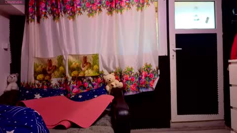 Snapshot of sonya_wet_ chatting on May 18, 2026, 10:10 am Sonya online show from May 18, 2026, 10:10 am