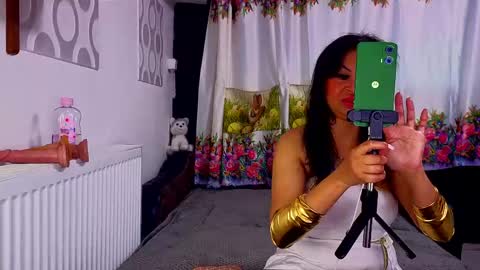 Snapshot of sonya_wet_ chatting on May 19, 2026, 4:19 am Sonya online show from May 19, 2026, 4:19 am