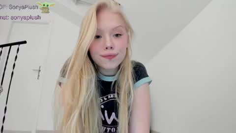 Sonya  Instagram   Twitter sonyaplushgirl  OnlyFans sonyaplush online show from February 23, 2025, 6:12 pm