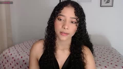 Snapshot of sophi_baby chatting on October 23, 2025, 5:18 am Sophi baby online show from October 23, 2025, 5:18 am