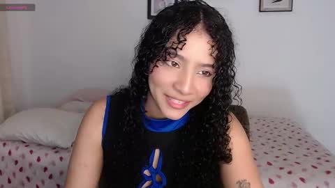 Snapshot of sophi_baby chatting on October 25, 2025, 5:15 am Sophi baby online show from October 25, 2025, 5:15 am