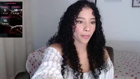 Snapshot of sophi_baby chatting on November 5, 2025, 5:07 am Sophi baby online show from November 5, 2025, 5:07 am