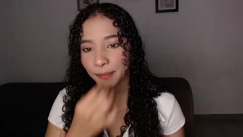 Snapshot of sophi_baby chatting on November 22, 2025, 4:00 am Sophi baby online show from November 22, 2025, 4:00 am