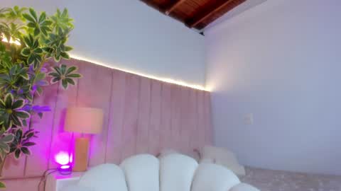 sophi_cooper29 online show from July 4, 2026, 6:36 pm