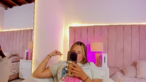 sophi_cooper29 online show from July 11, 2026, 10:00 pm