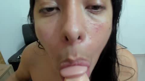 Snapshot of sophia_118 chatting on May 4, 2026, 8:27 pm sophia_118 online show from May 4, 2026, 8:27 pm