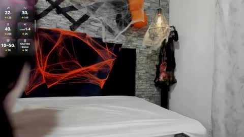 Sophia  online show from October 29, 2025, 11:56 am