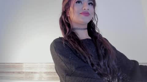 Sophia online show from November 18, 2025, 5:23 am