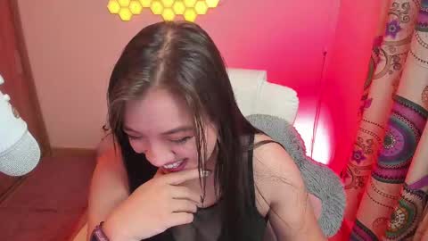 Snapshot of sophia_grants chatting on February 9, 2025, 7:16 am sophia_grants online show from February 9, 2025, 7:16 am