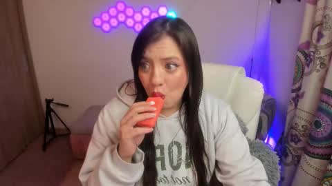 Snapshot of sophia_grants chatting on January 7, 2026, 2:03 am sophia_grants online show from January 7, 2026, 2:03 am