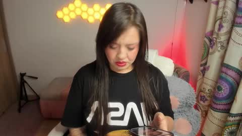 Snapshot of sophia_grants chatting on January 10, 2026, 7:21 am sophia_grants online show from January 10, 2026, 7:21 am