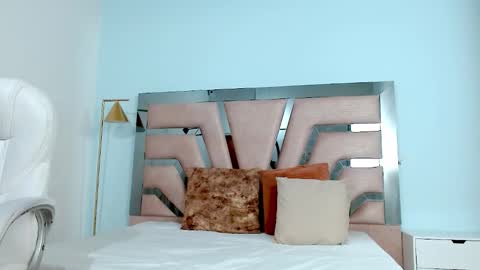 Snapshot of sophia_hadid chatting on January 18, 2025, 8:30 pm Sophia online show from January 18, 2025, 8:30 pm