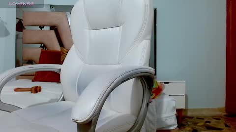 Snapshot of sophia_hadid chatting on January 25, 2025, 9:14 pm Sophia online show from January 25, 2025, 9:14 pm