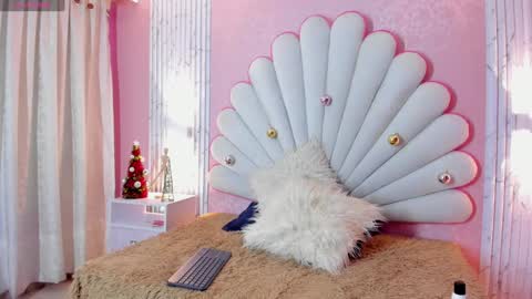 sophia online show from December 2, 2024, 8:55 pm