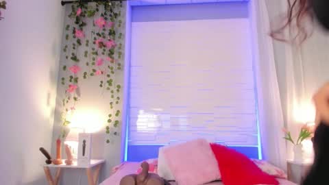  S O P H I A  online show from September 11, 2025, 11:43 am