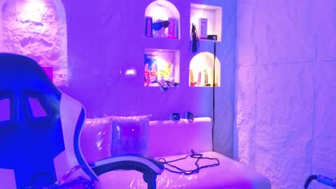 Sophia online show from April 12, 2026, 3:00 am