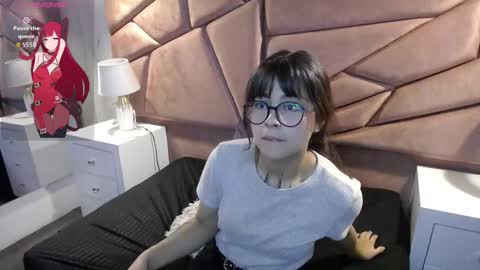 Sophi  online show from September 15, 2025, 11:21 am